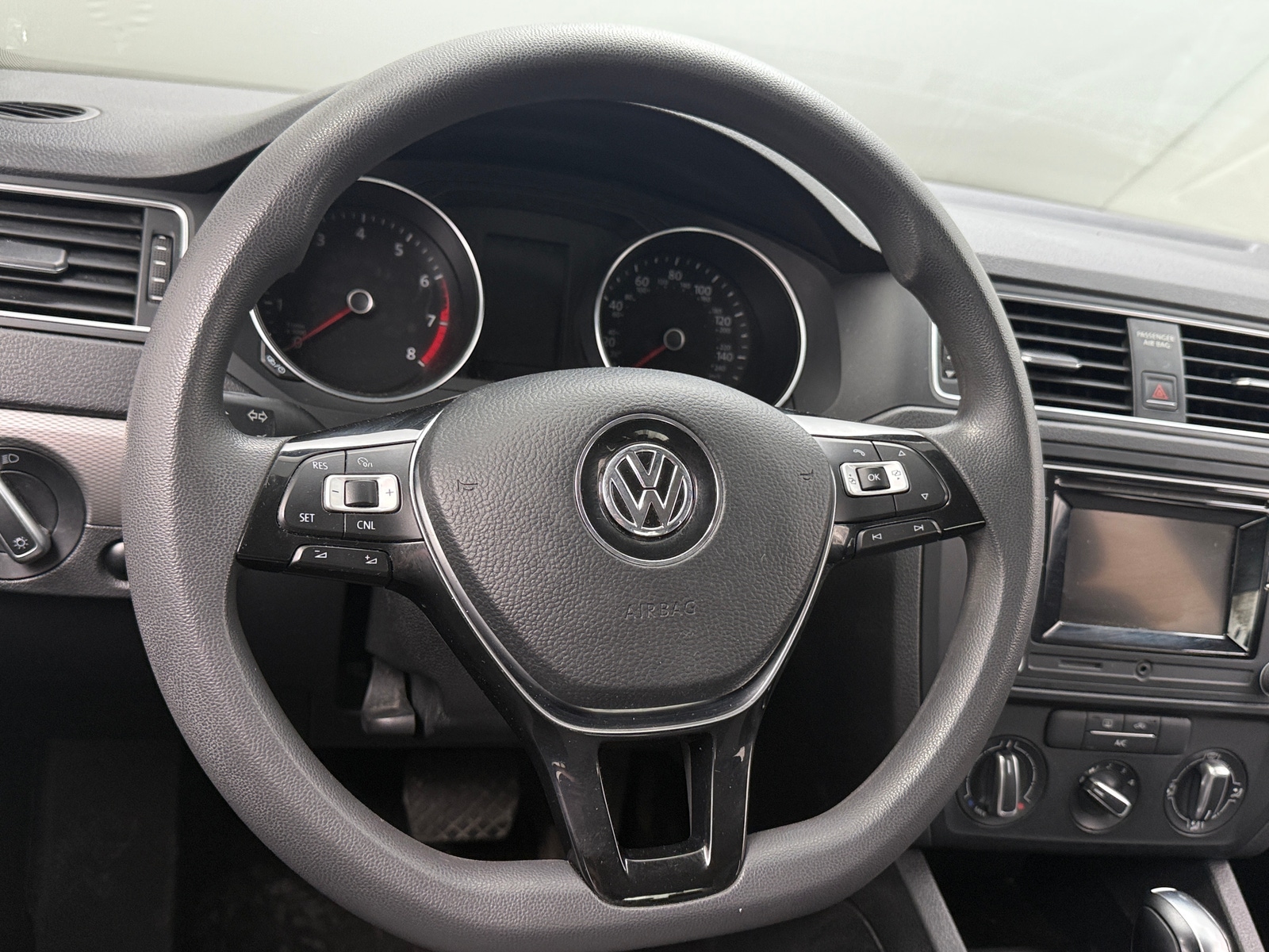 Thumbnail: 2017 Volkswagen Jetta - 5