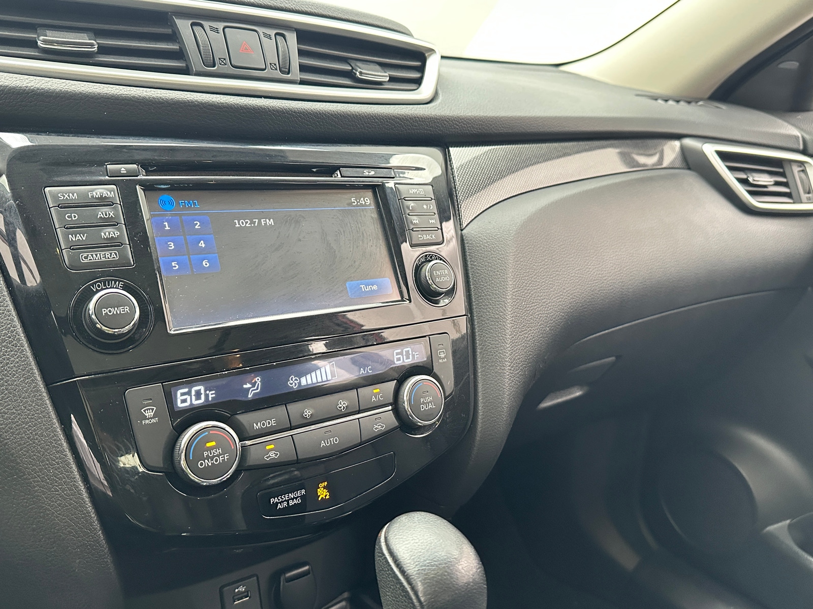 Thumbnail: 2015 Nissan Rogue - 3