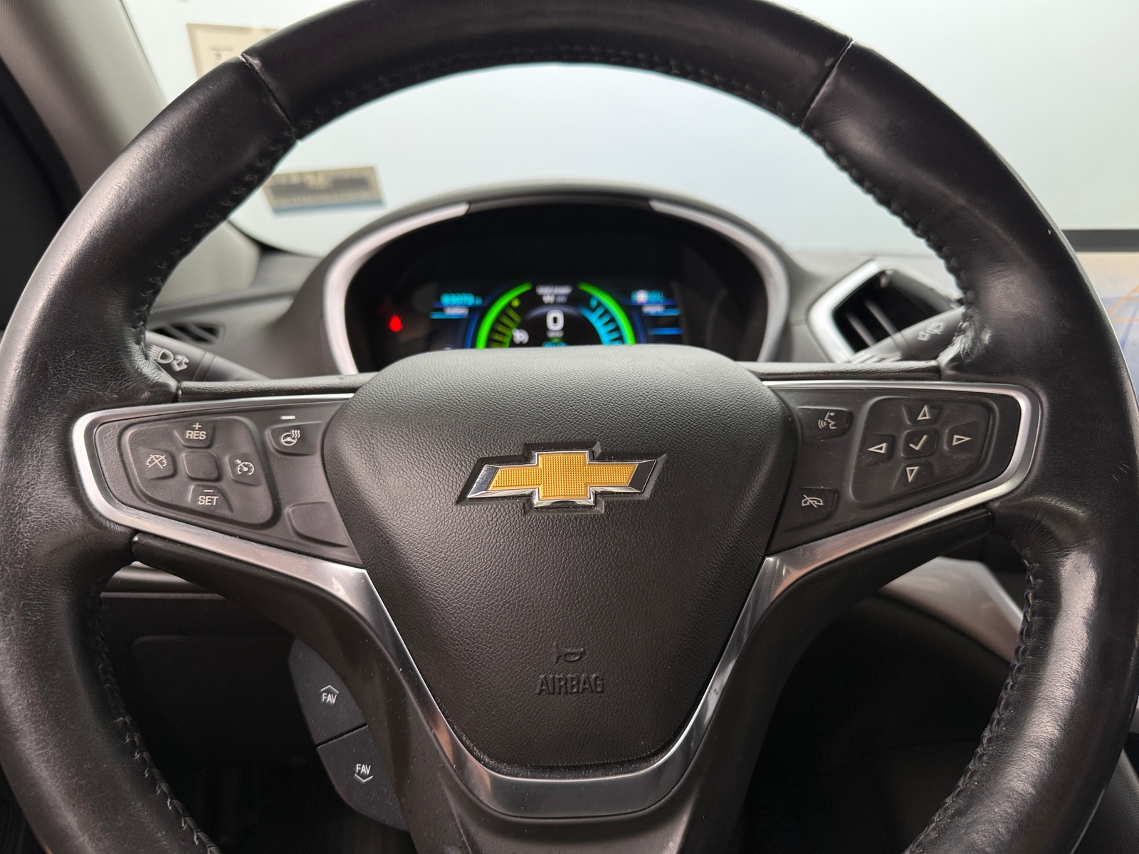 Thumbnail: 2017 Chevrolet Volt - 4