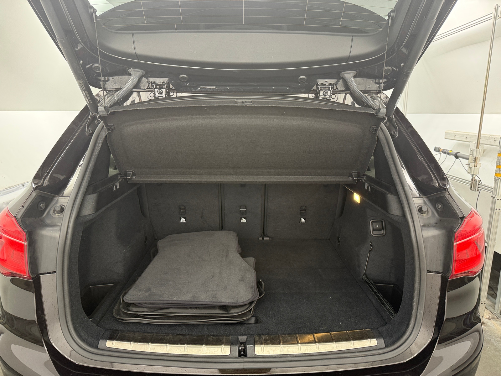 Thumbnail: 2019 BMW X1 - 6