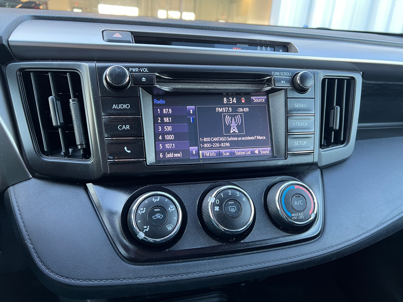 Thumbnail: 2018 Toyota RAV4 - 4