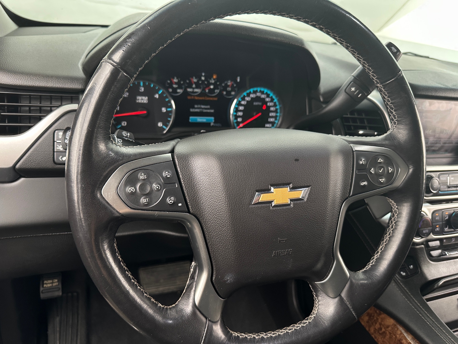 Thumbnail: 2019 Chevrolet Suburban - 4