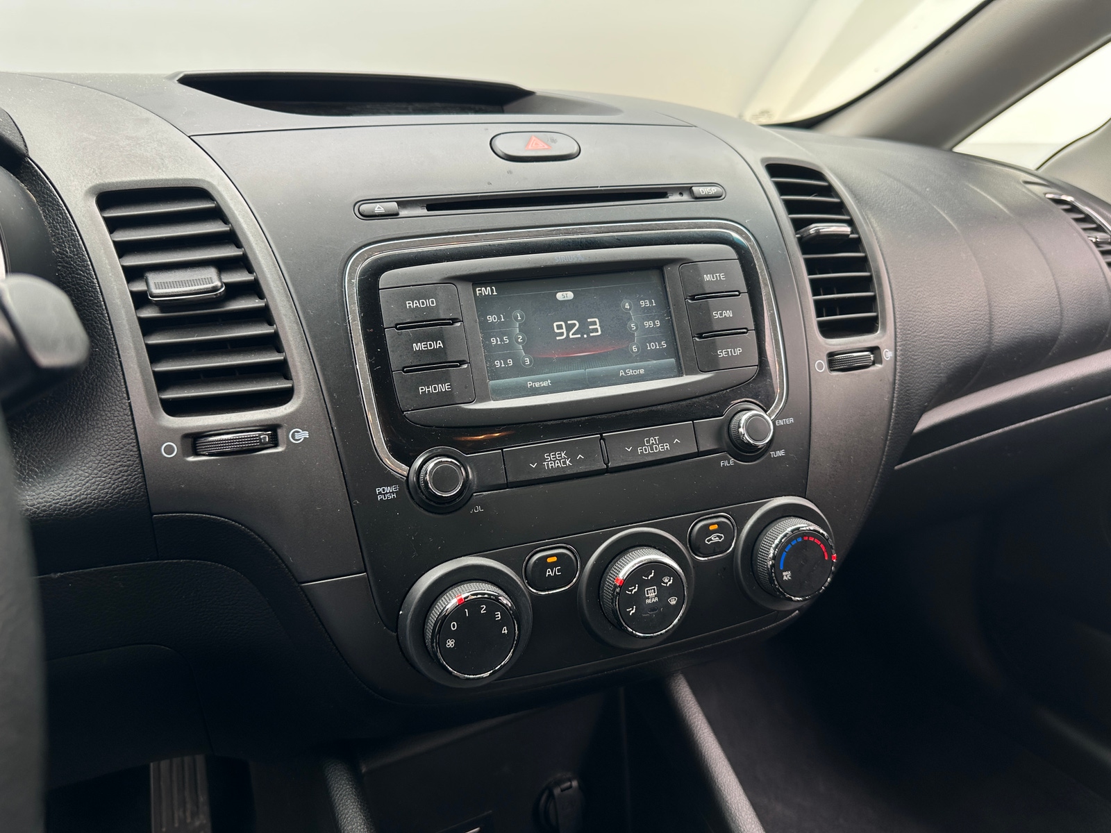 Thumbnail: 2018 Kia Forte - 4