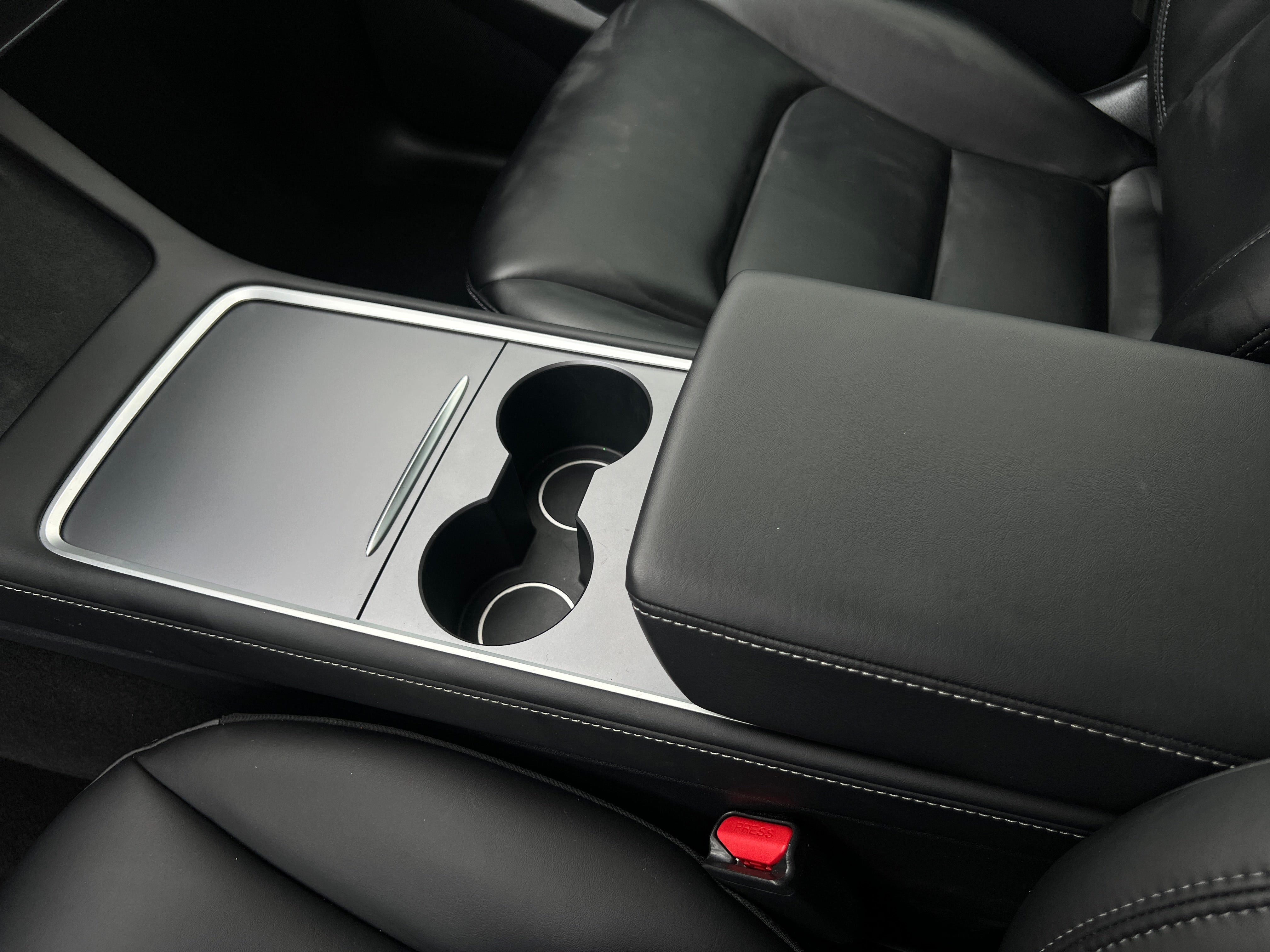 Used 2021 Tesla Model Y Long Range with VIN 5YJYGDEE8MF253553 for sale in Oak Creek, WI