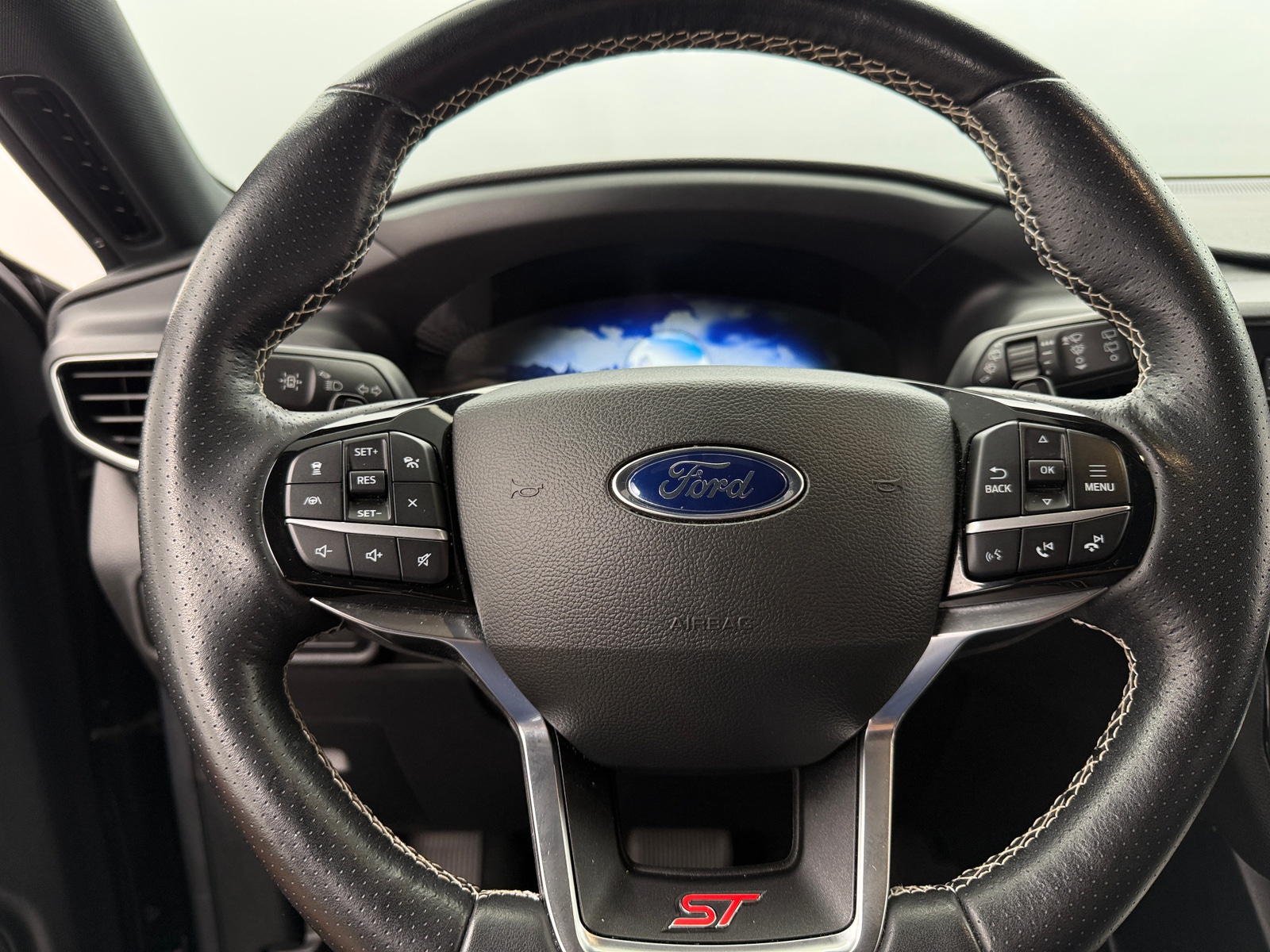 Thumbnail: 2022 Ford Explorer - 4