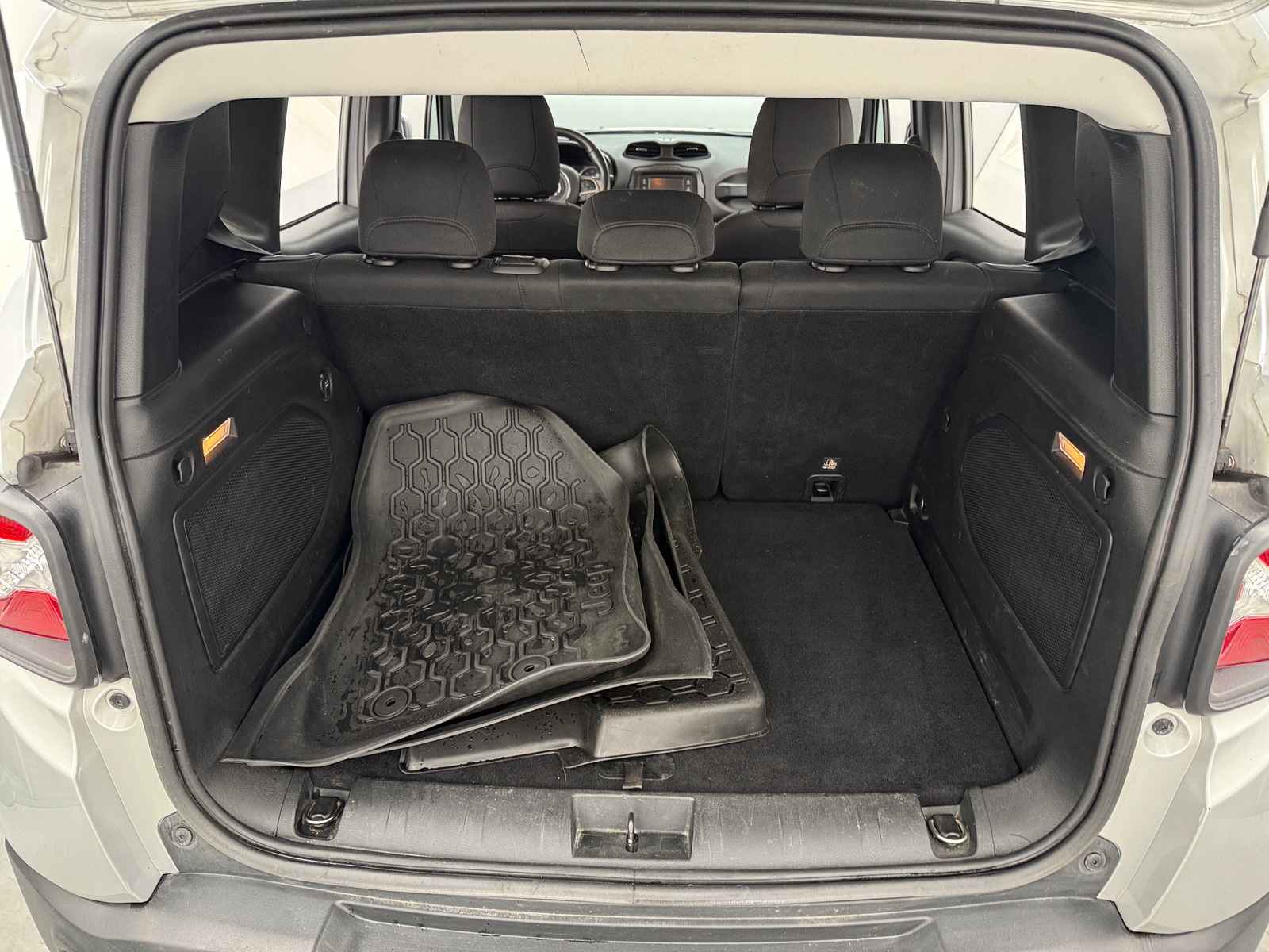 Thumbnail: 2015 Jeep Renegade - 7