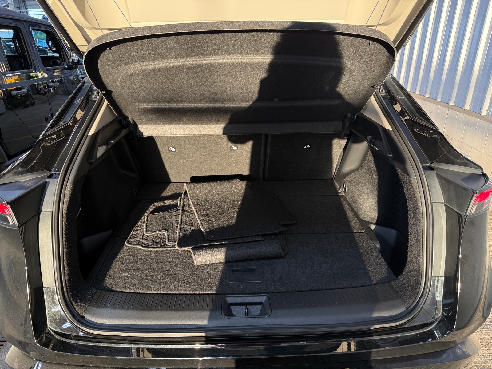 Thumbnail: 2023 Nissan Ariya - 6