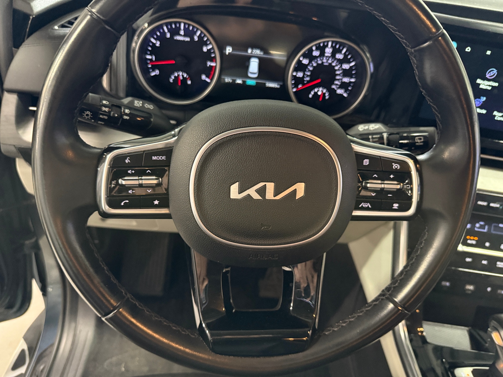 Thumbnail: 2022 Kia Carnival - 4