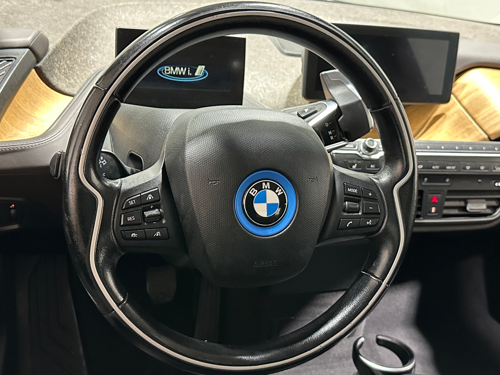 Thumbnail: 2015 BMW i3 - 4
