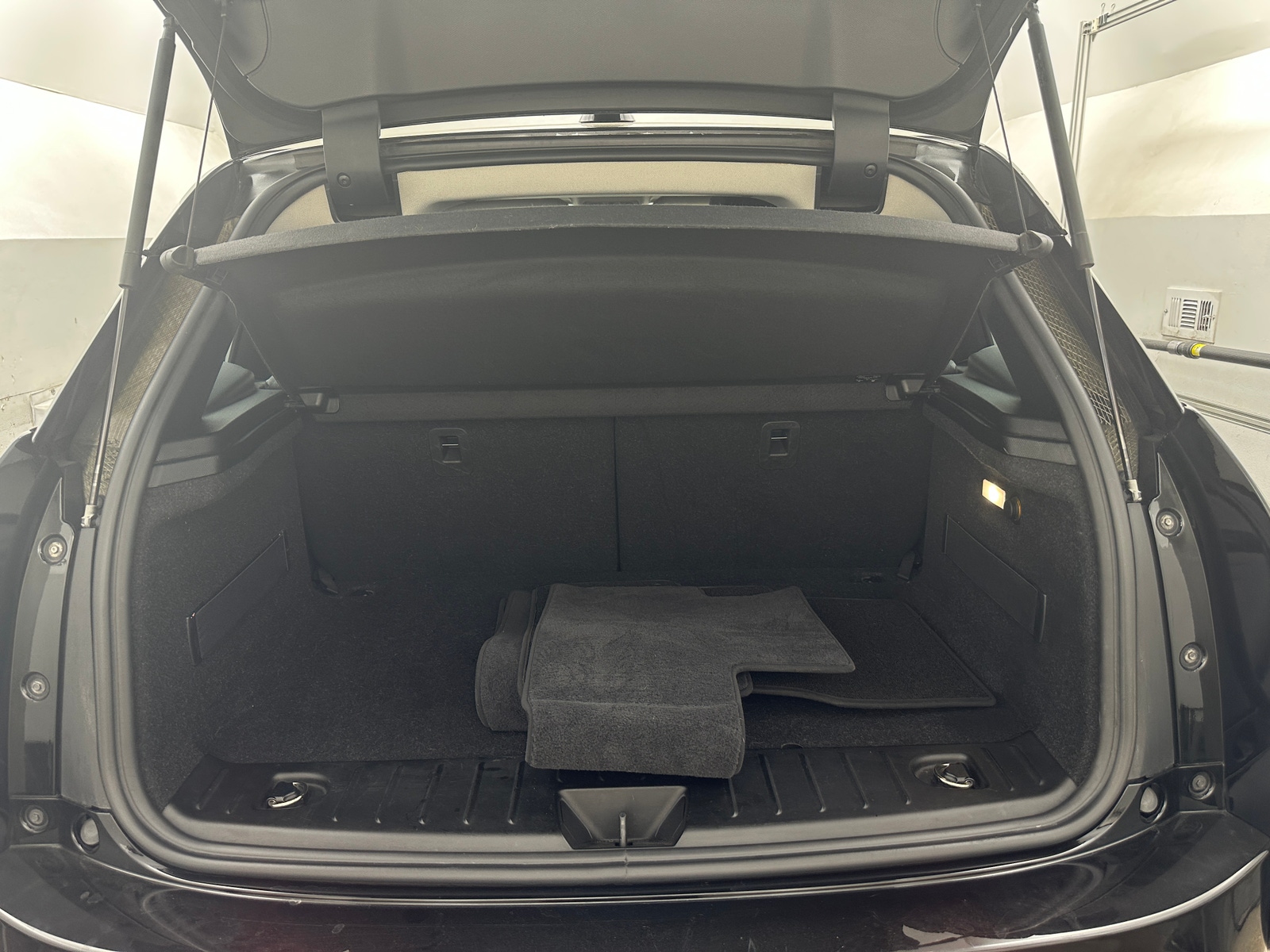 Thumbnail: 2016 BMW i3 - 6