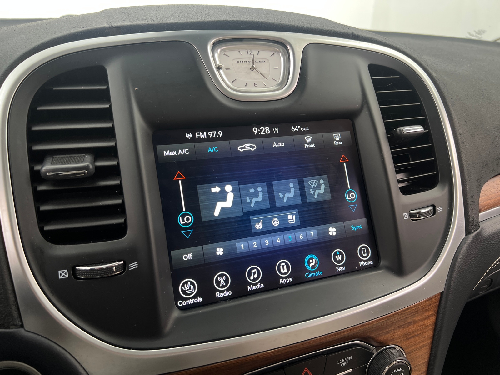 Thumbnail: 2017 Chrysler 300 - 3