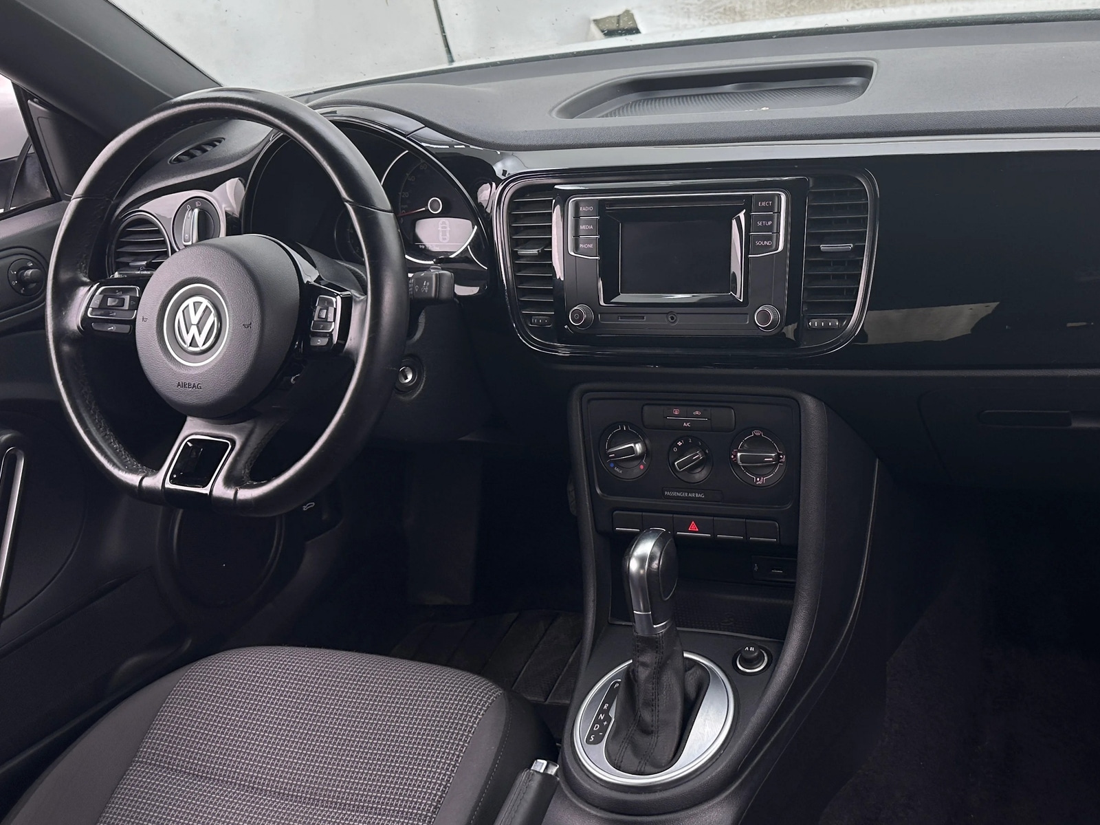 Thumbnail: 2019 Volkswagen Beetle - 3