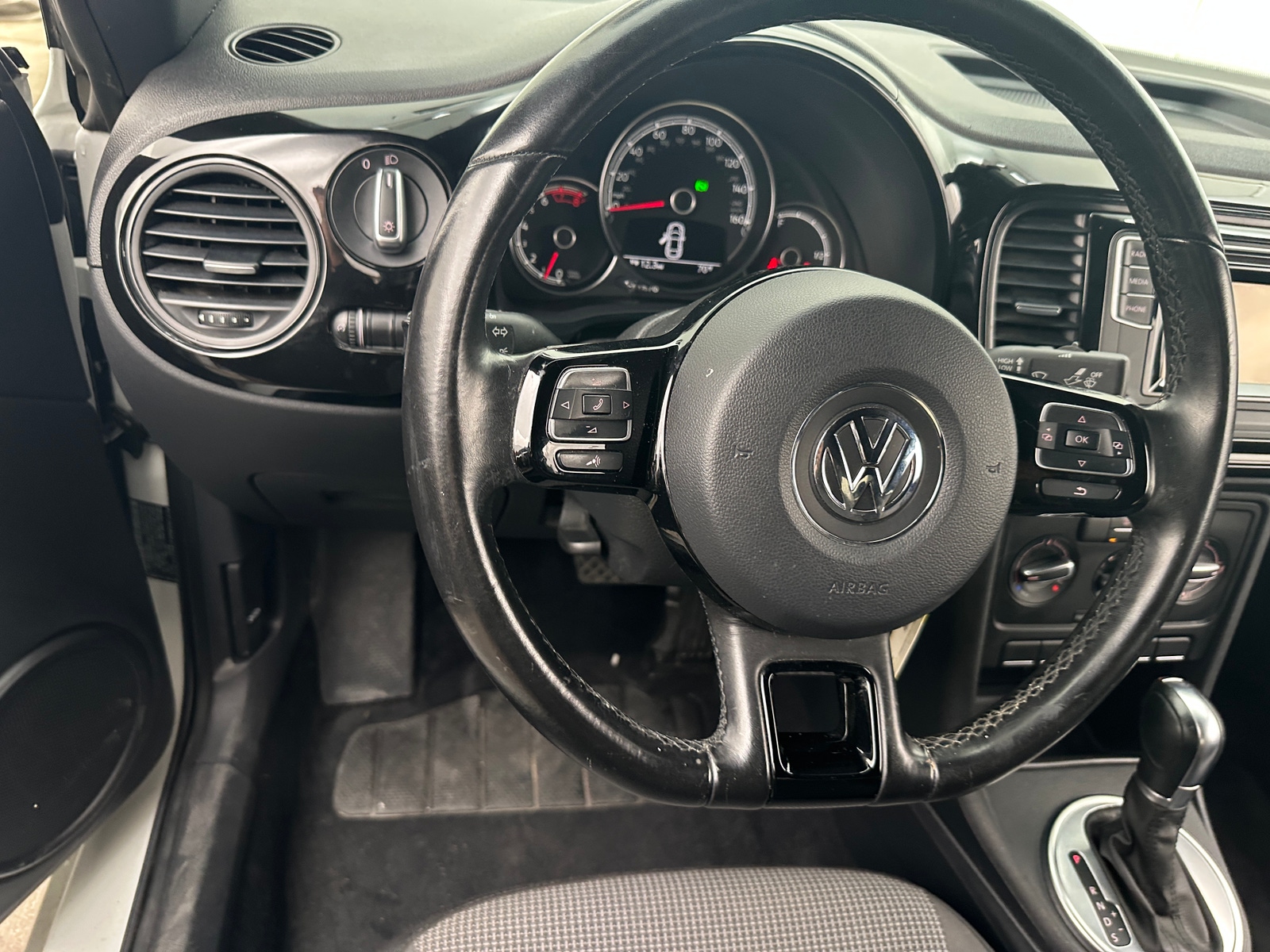 Thumbnail: 2019 Volkswagen Beetle - 5