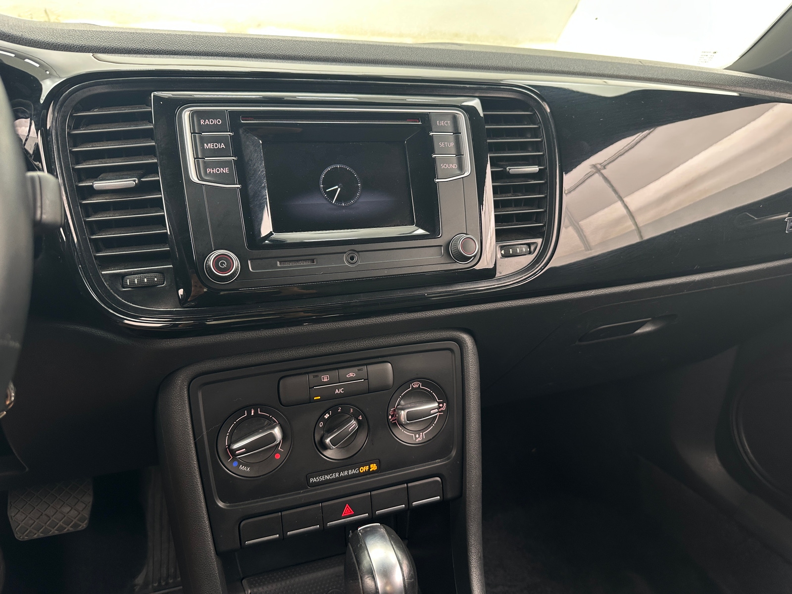 Thumbnail: 2019 Volkswagen Beetle - 4