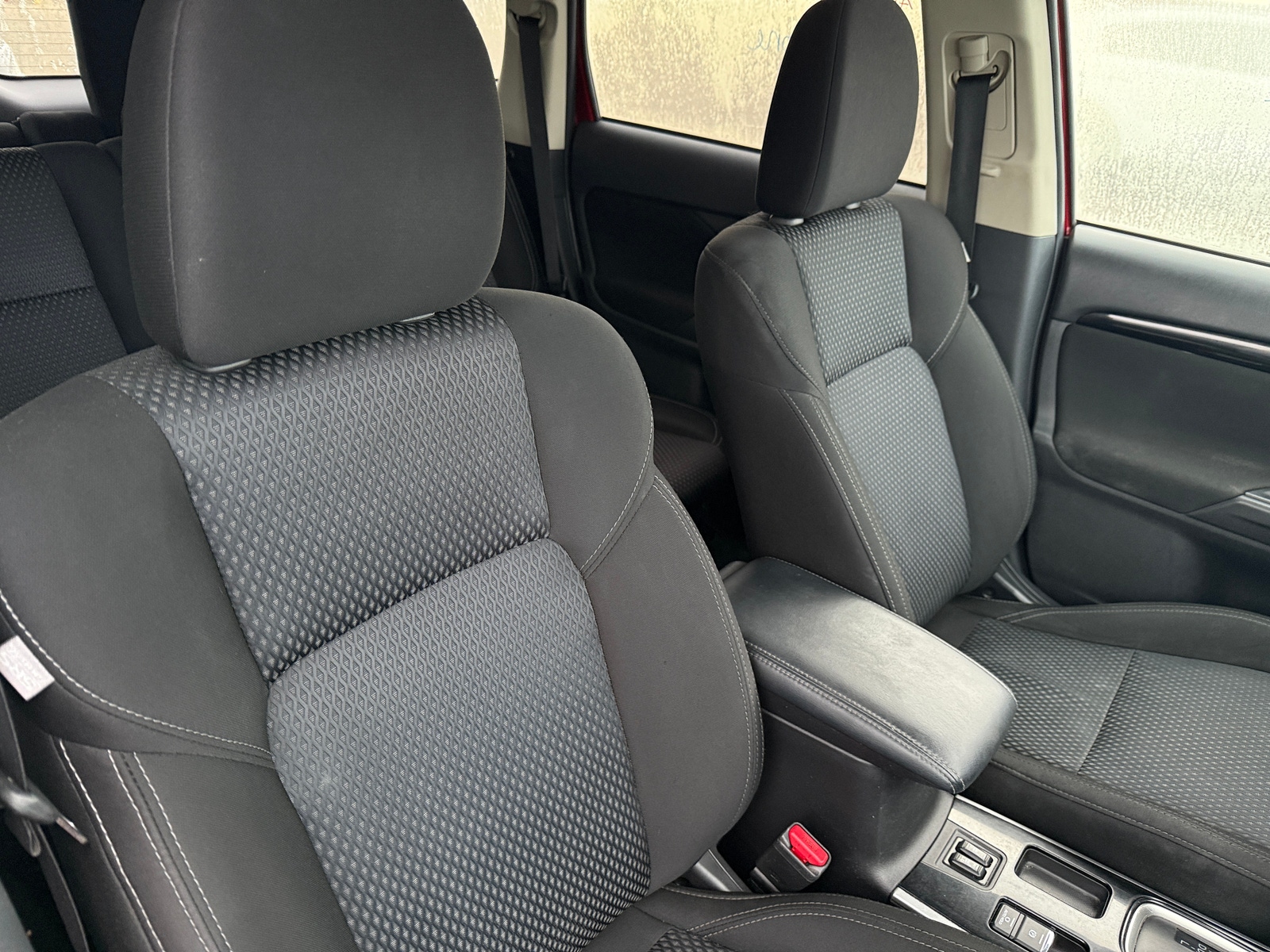 Thumbnail: 2019 Mitsubishi Outlander - 2