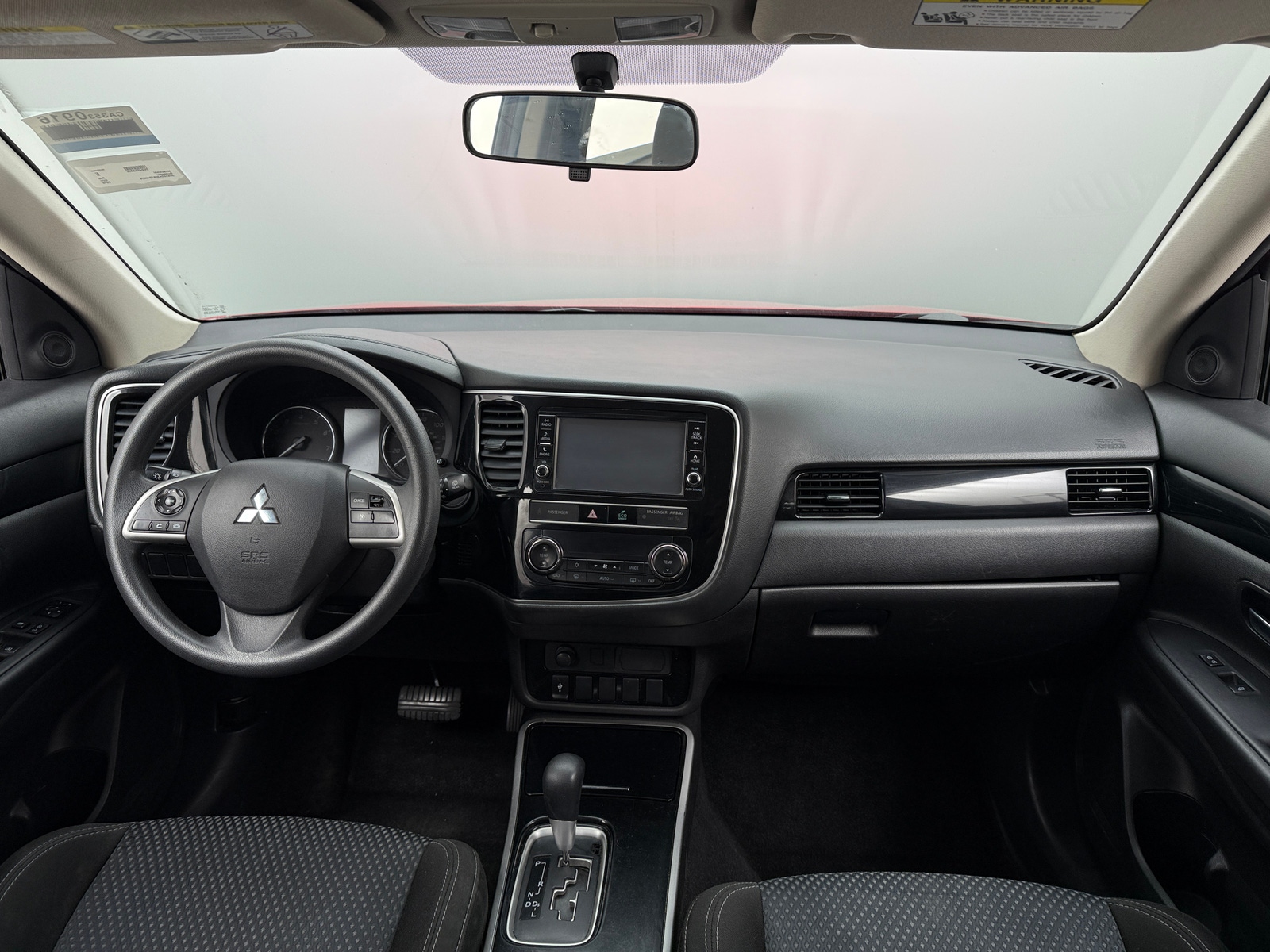 Thumbnail: 2019 Mitsubishi Outlander - 3