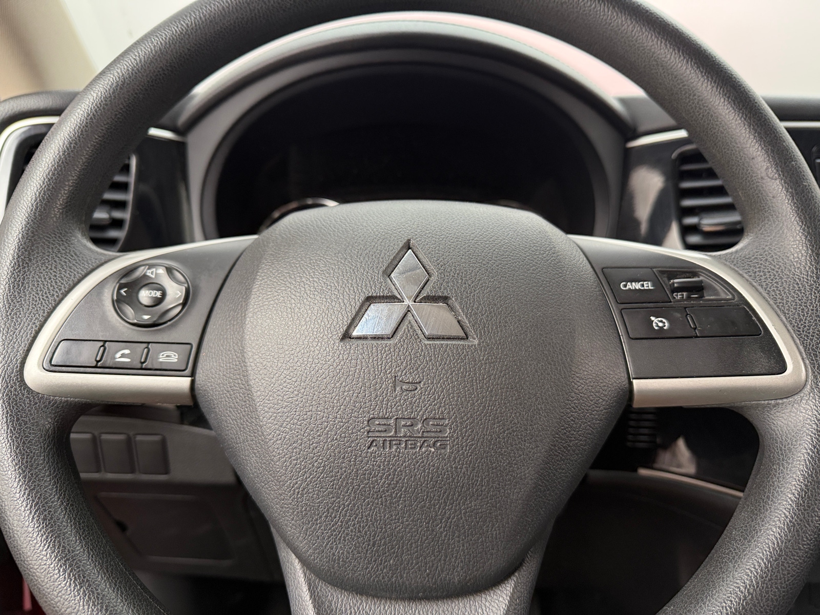 Thumbnail: 2019 Mitsubishi Outlander - 5