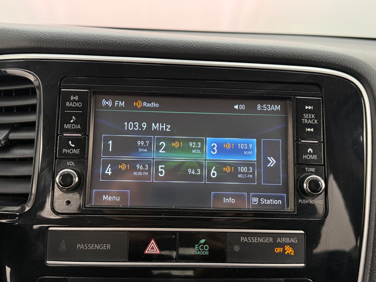 Thumbnail: 2019 Mitsubishi Outlander - 4