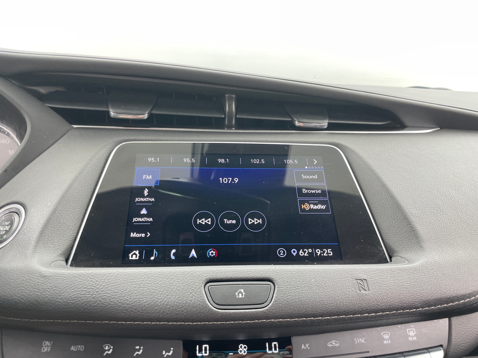 Thumbnail: 2020 Cadillac XT4 - 3