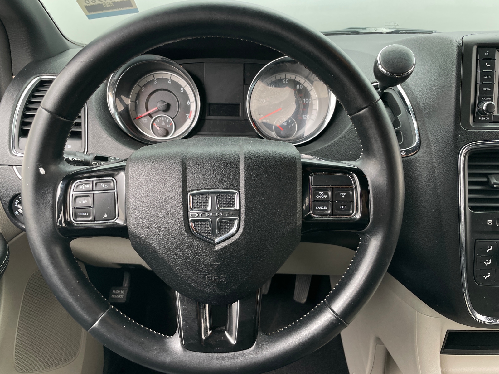 Thumbnail: 2017 Dodge Grand Caravan - 4