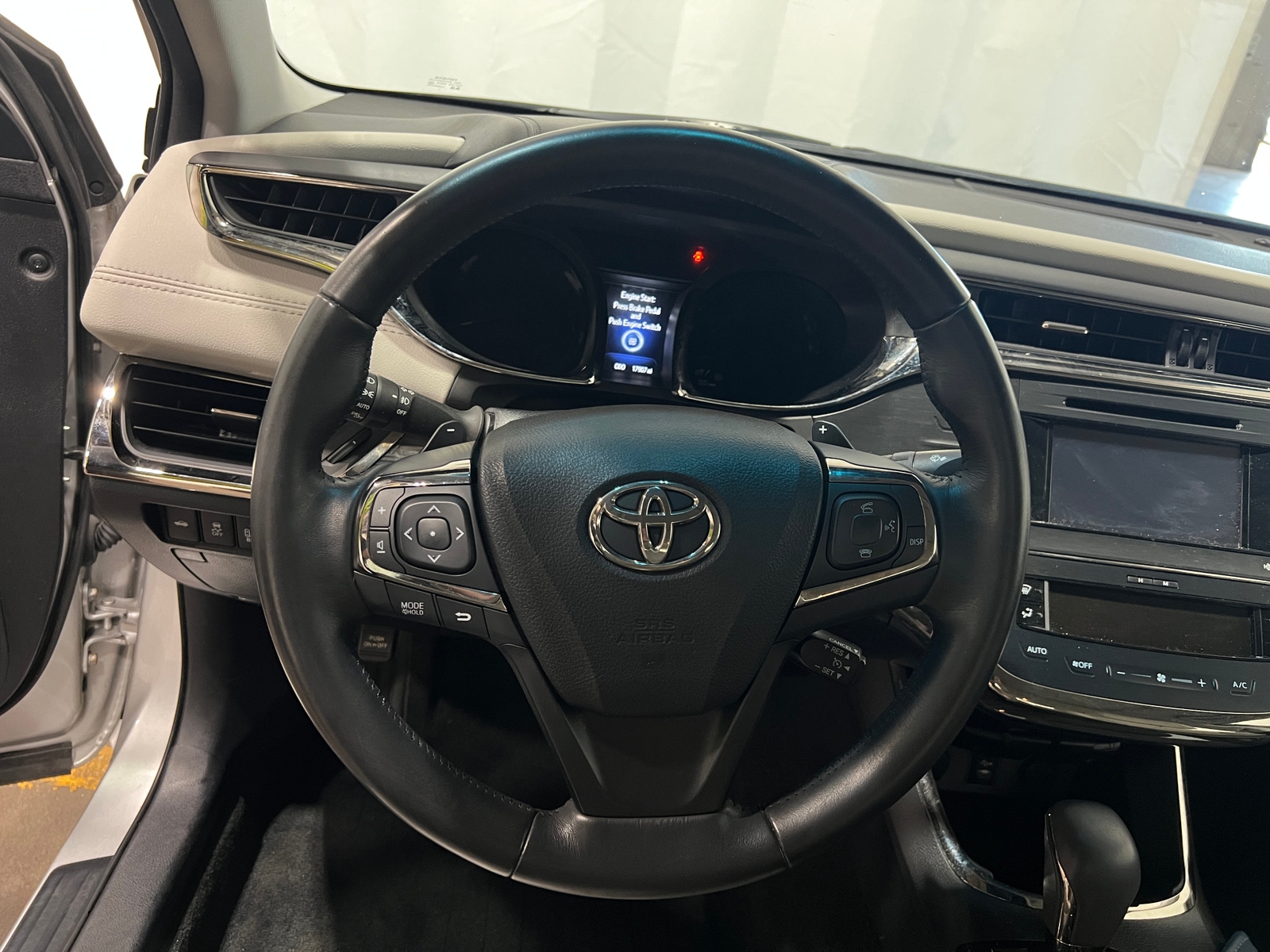 Thumbnail: 2013 Toyota Avalon - 4