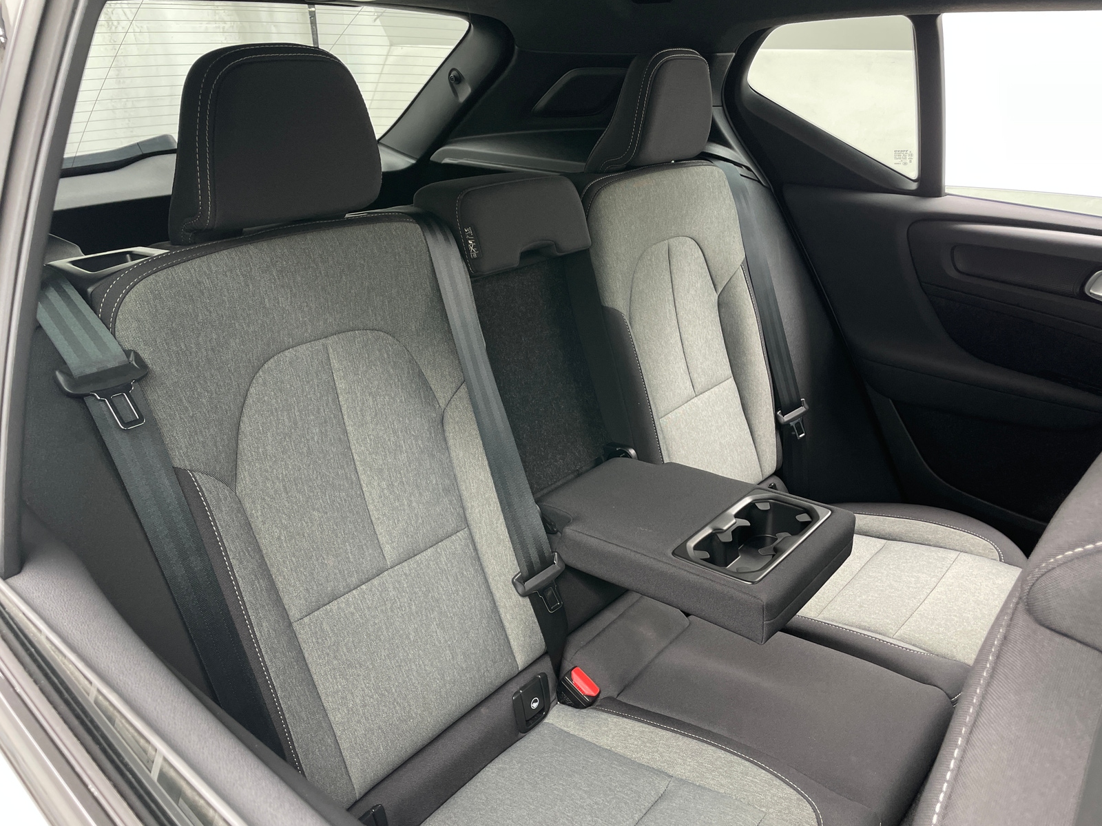 Thumbnail: 2024 Volvo XC40 - 6