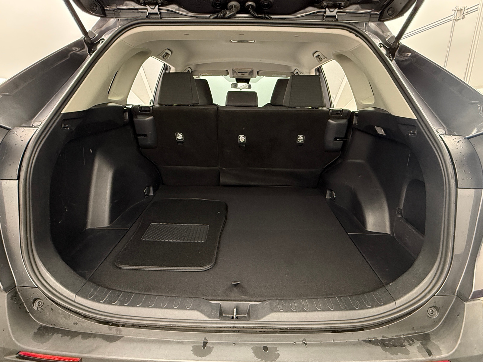 Thumbnail: 2019 Toyota RAV4 - 7