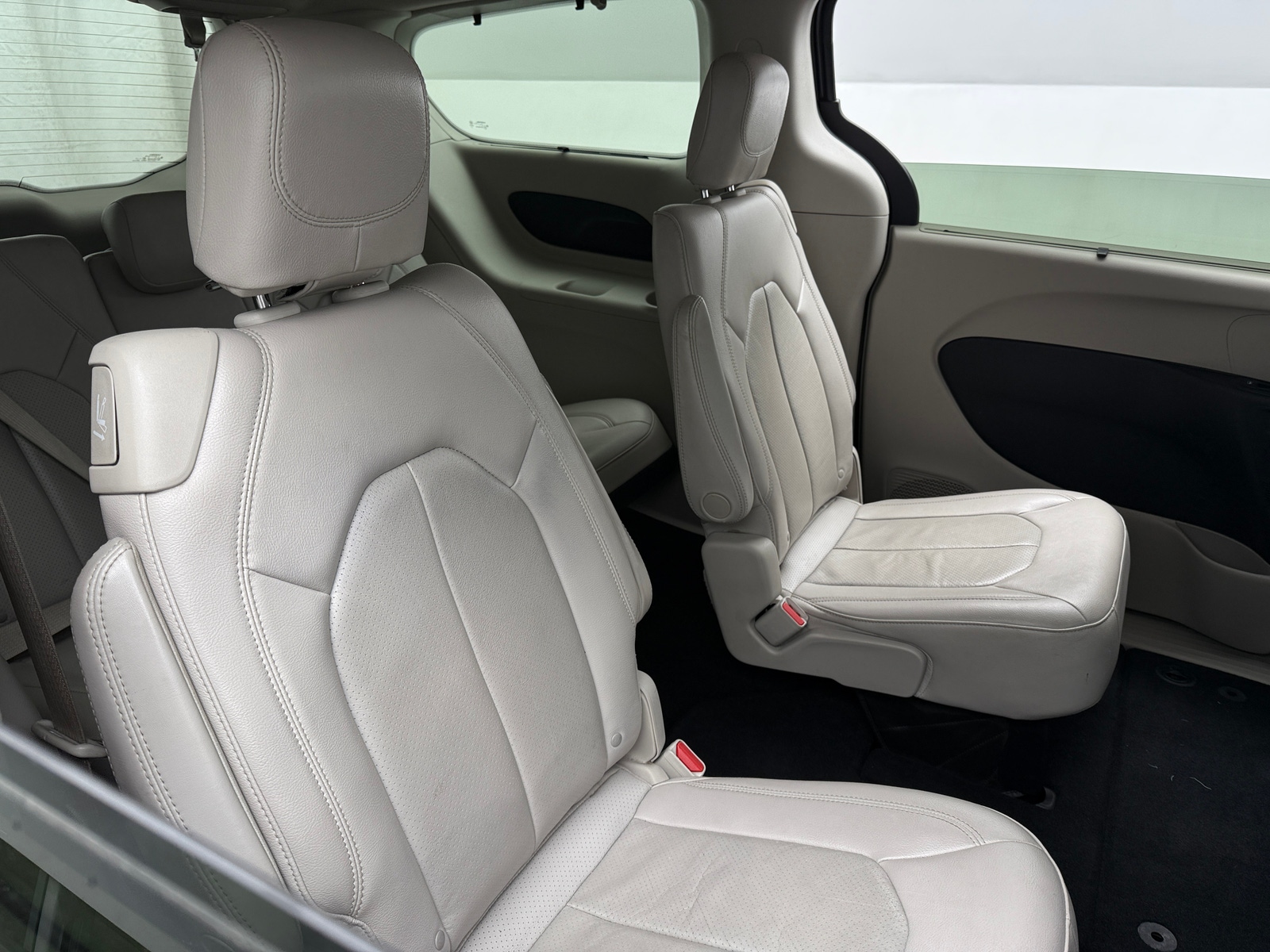 Thumbnail: 2021 Chrysler Pacifica - 5