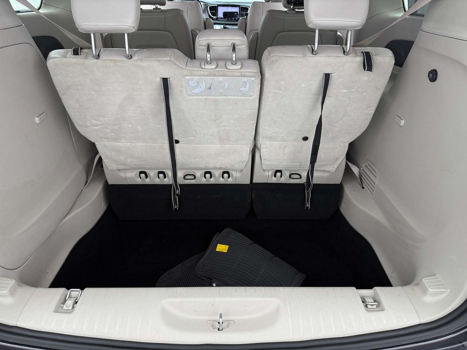Thumbnail: 2021 Chrysler Pacifica - 6