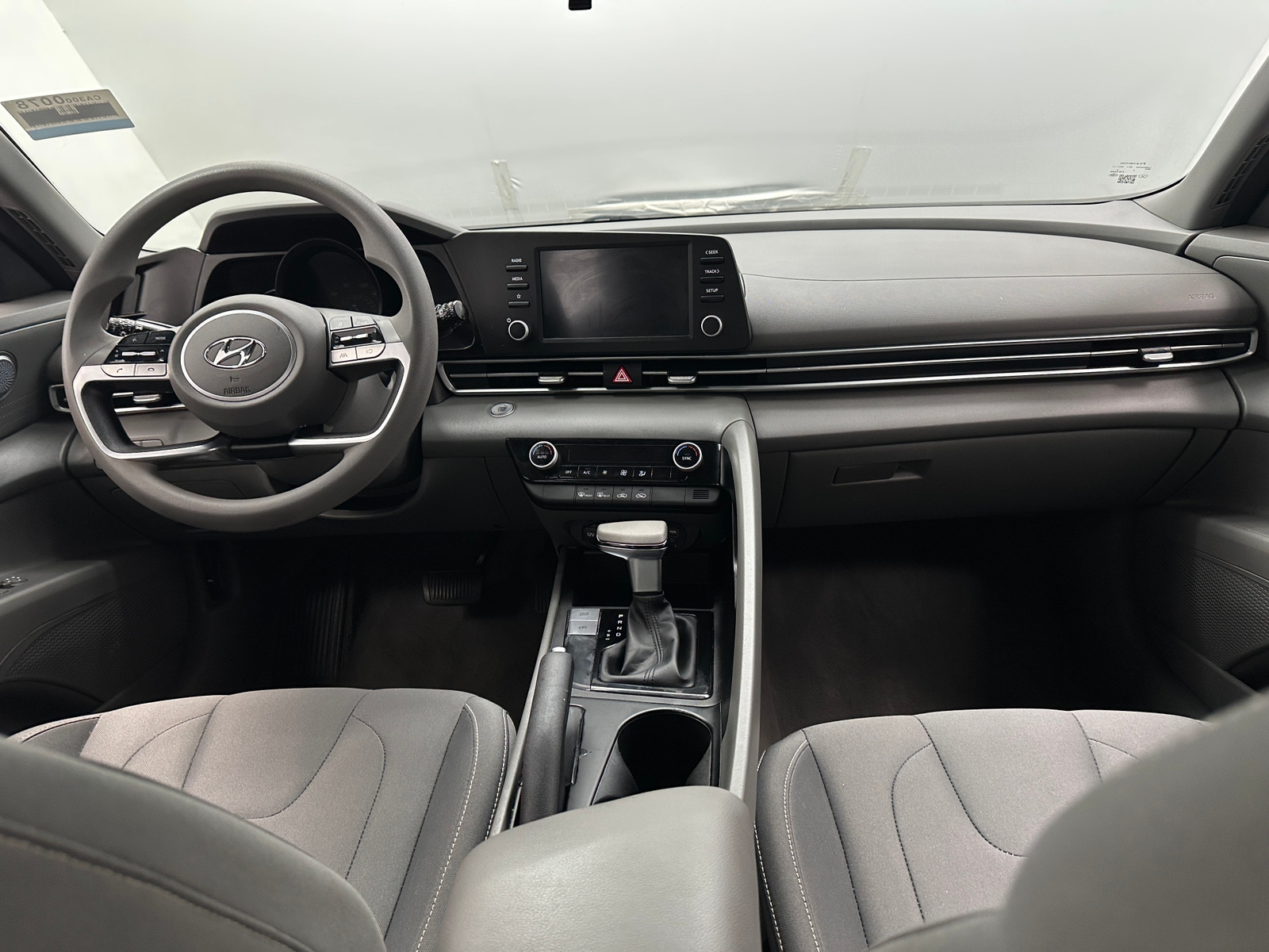 Thumbnail: 2022 Hyundai Elantra - 3
