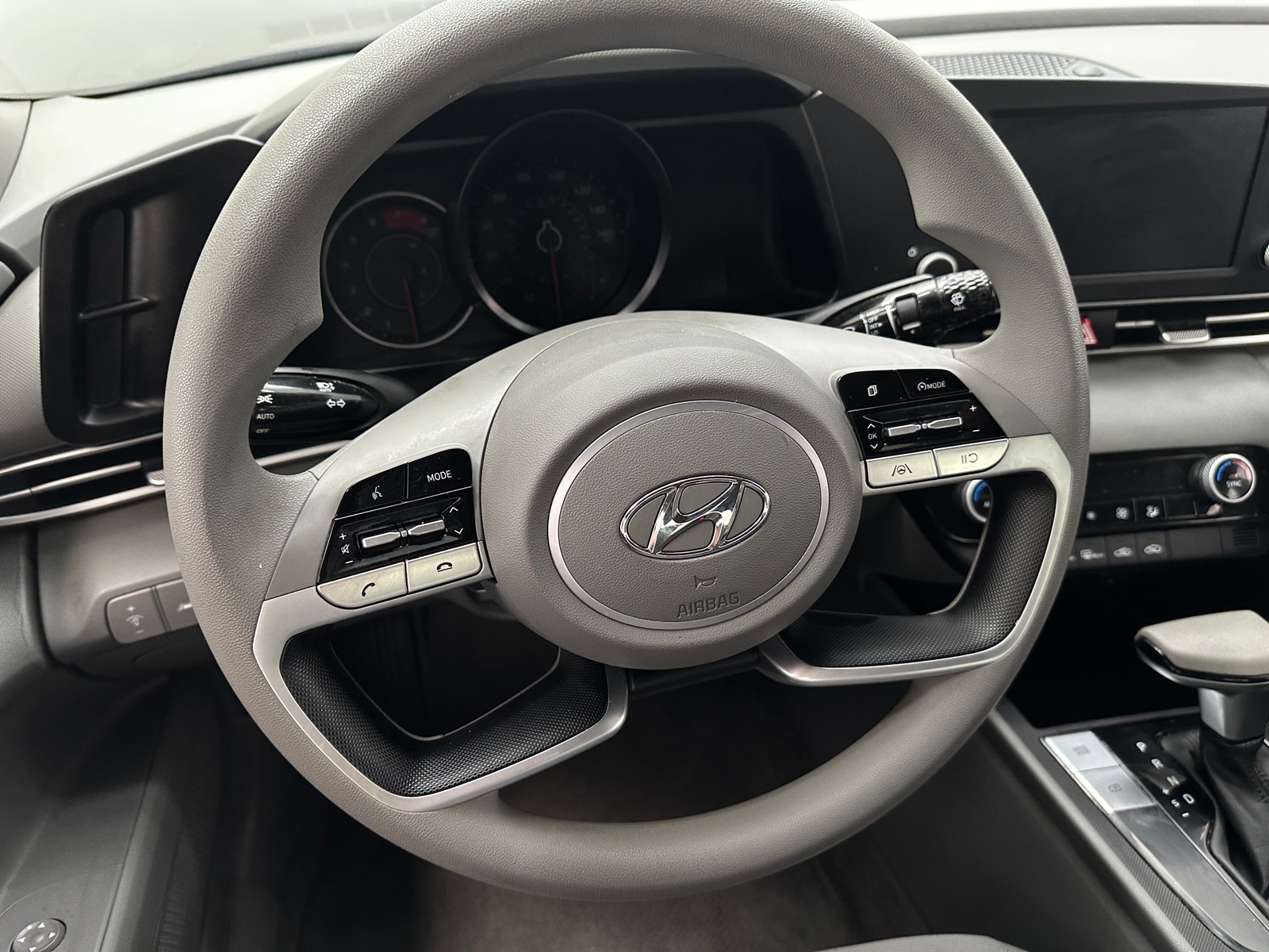 Thumbnail: 2022 Hyundai Elantra - 5
