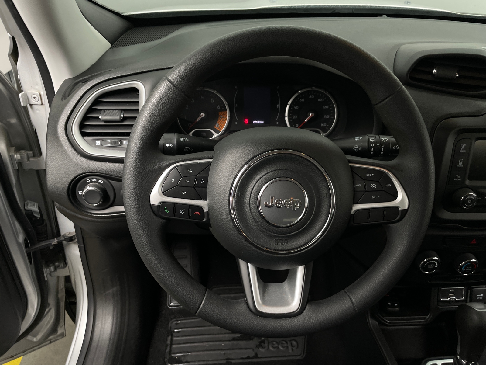 Thumbnail: 2019 Jeep Renegade - 5
