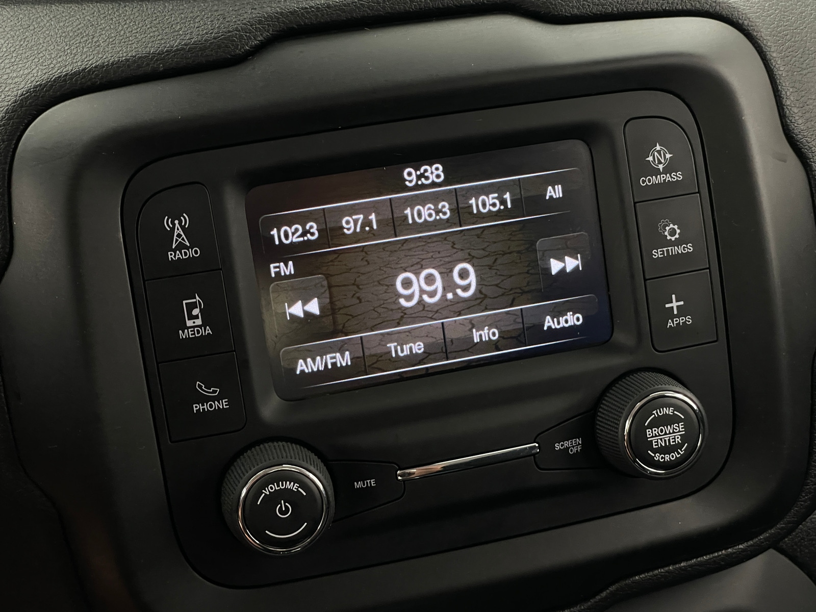 Thumbnail: 2019 Jeep Renegade - 4