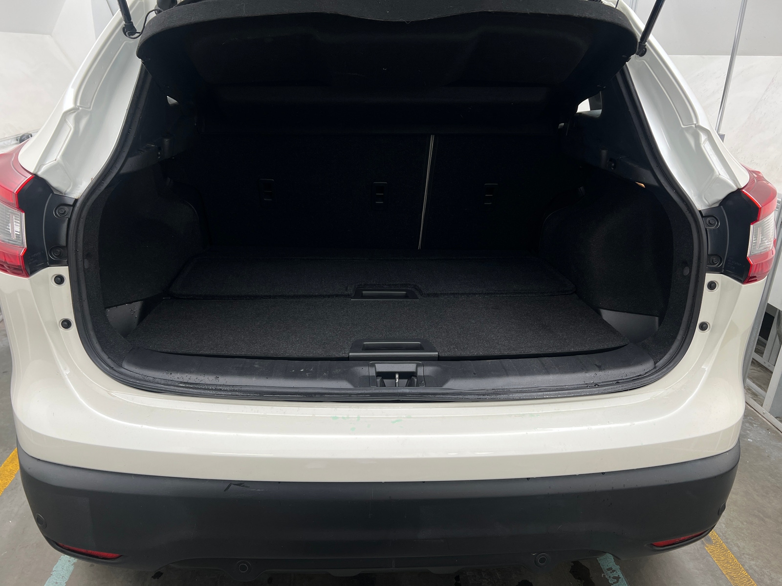 Thumbnail: 2021 Nissan Rogue Sport - 6