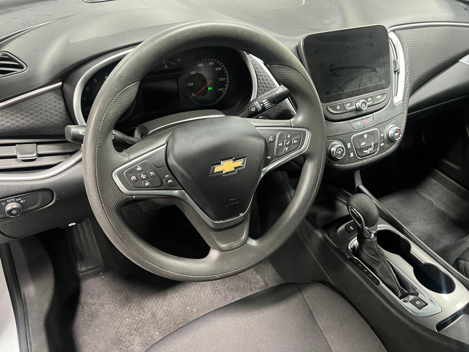 Thumbnail: 2023 Chevrolet Malibu - 5