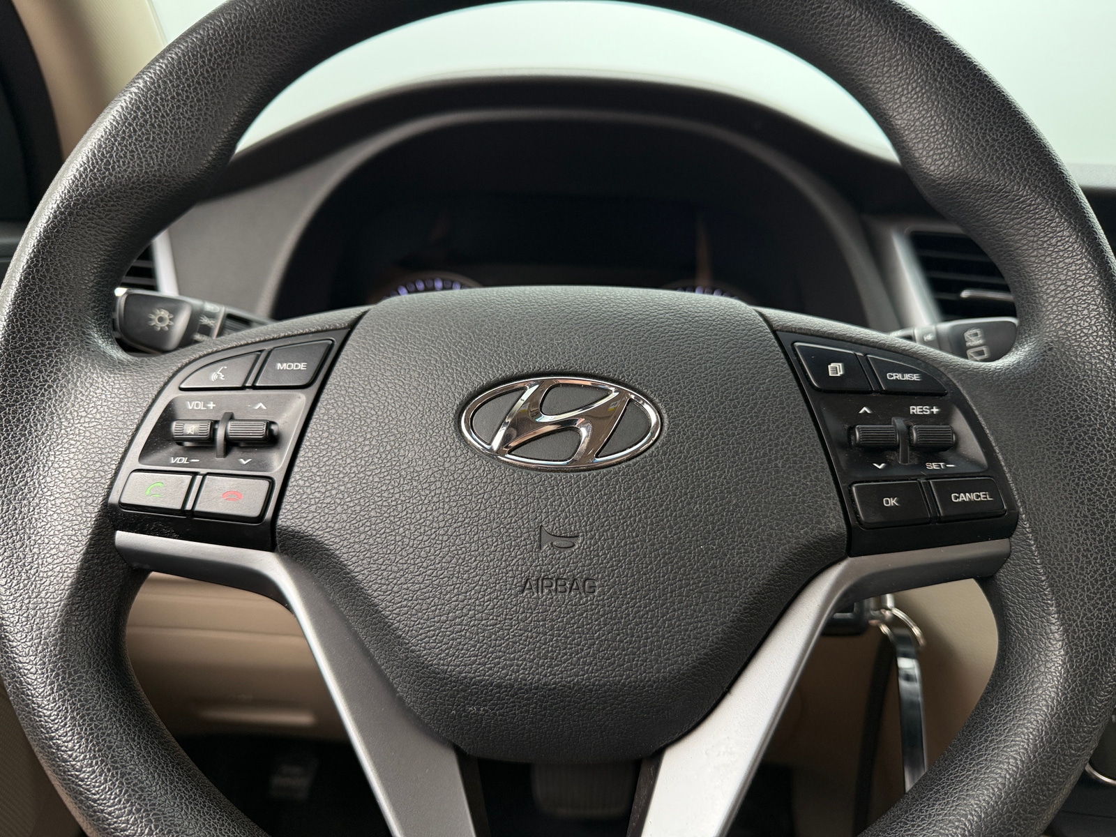 Thumbnail: 2016 Hyundai Tucson - 5