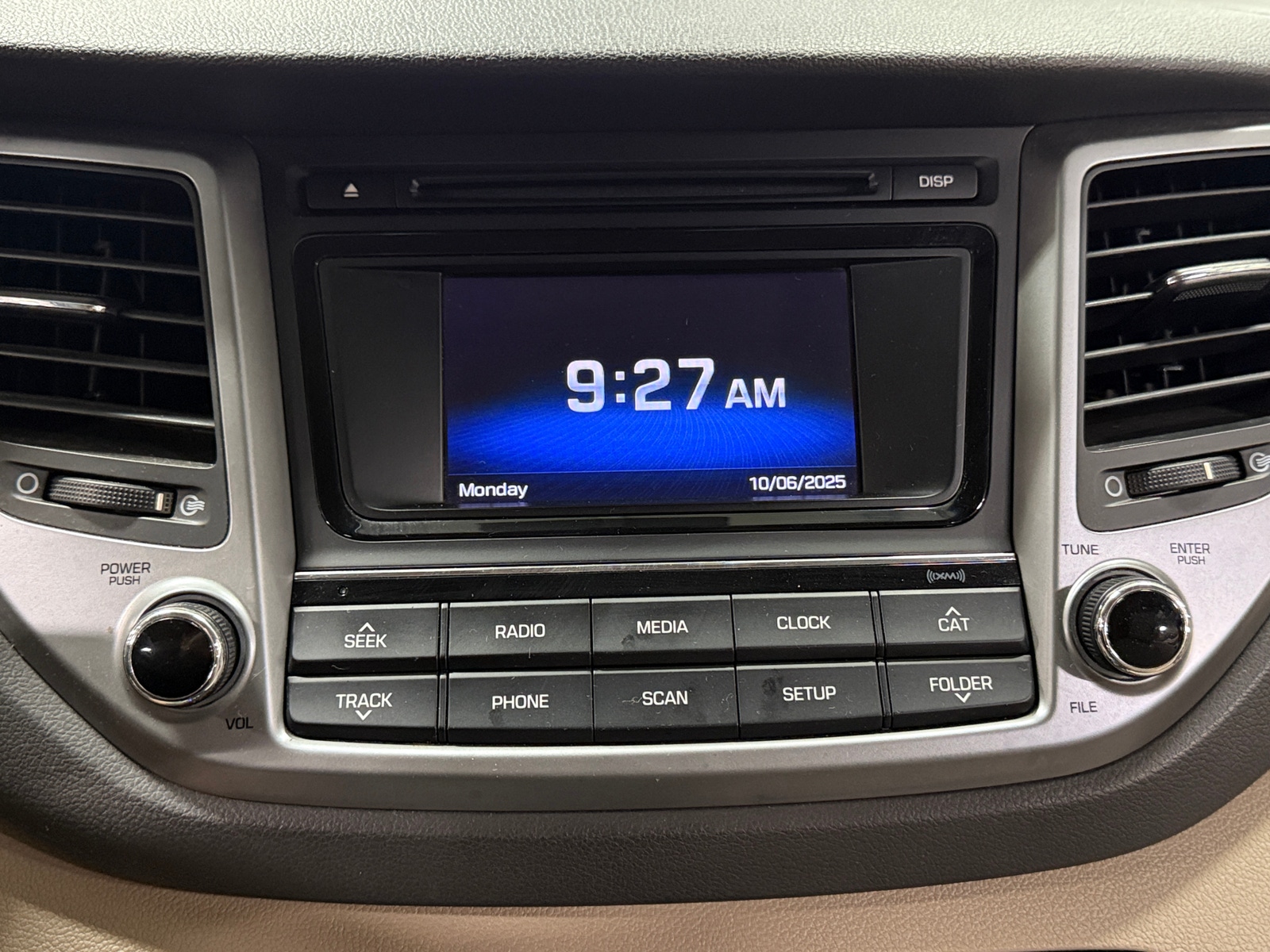 Thumbnail: 2016 Hyundai Tucson - 4