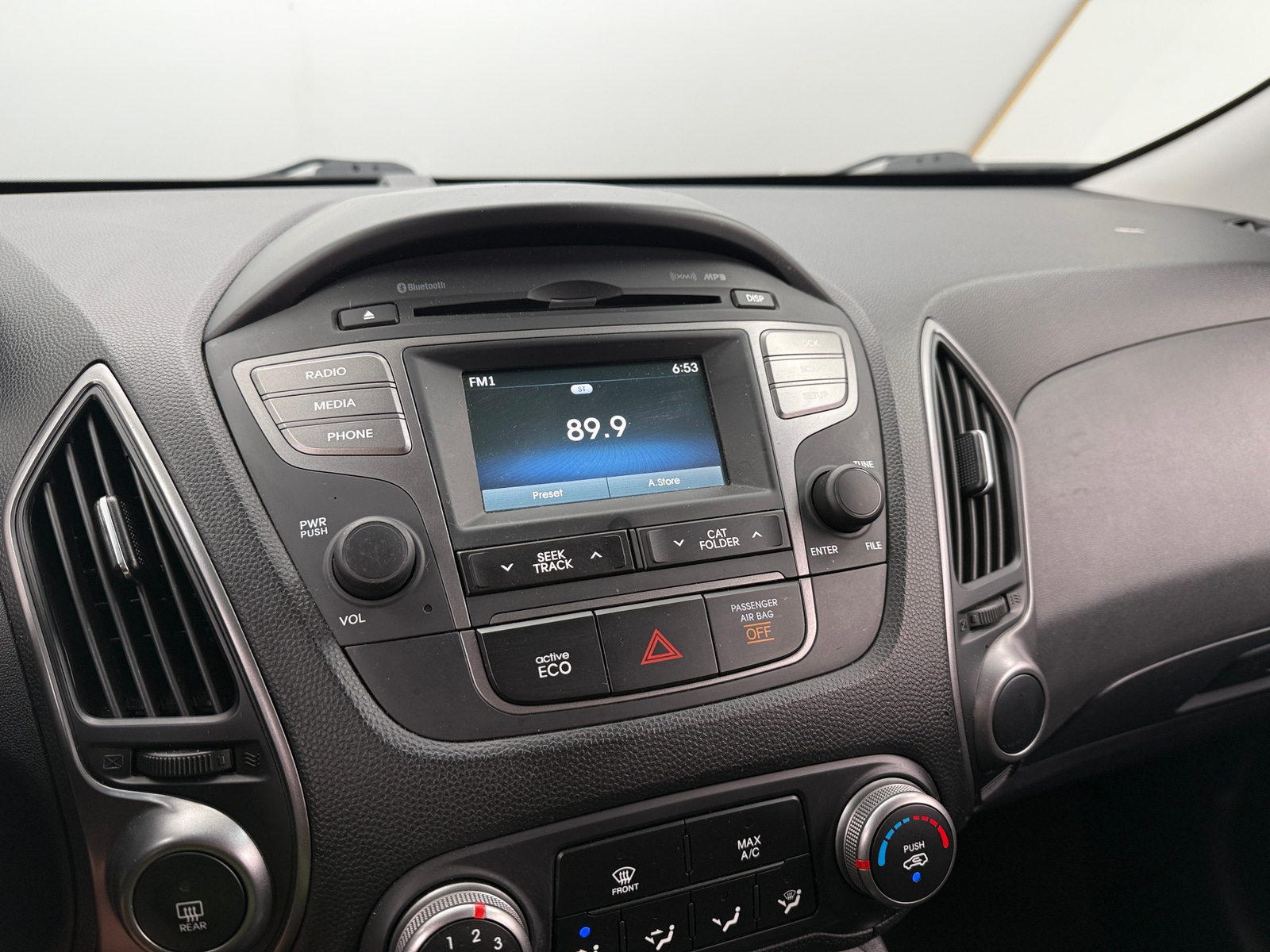 Thumbnail: 2014 Hyundai Tucson - 3