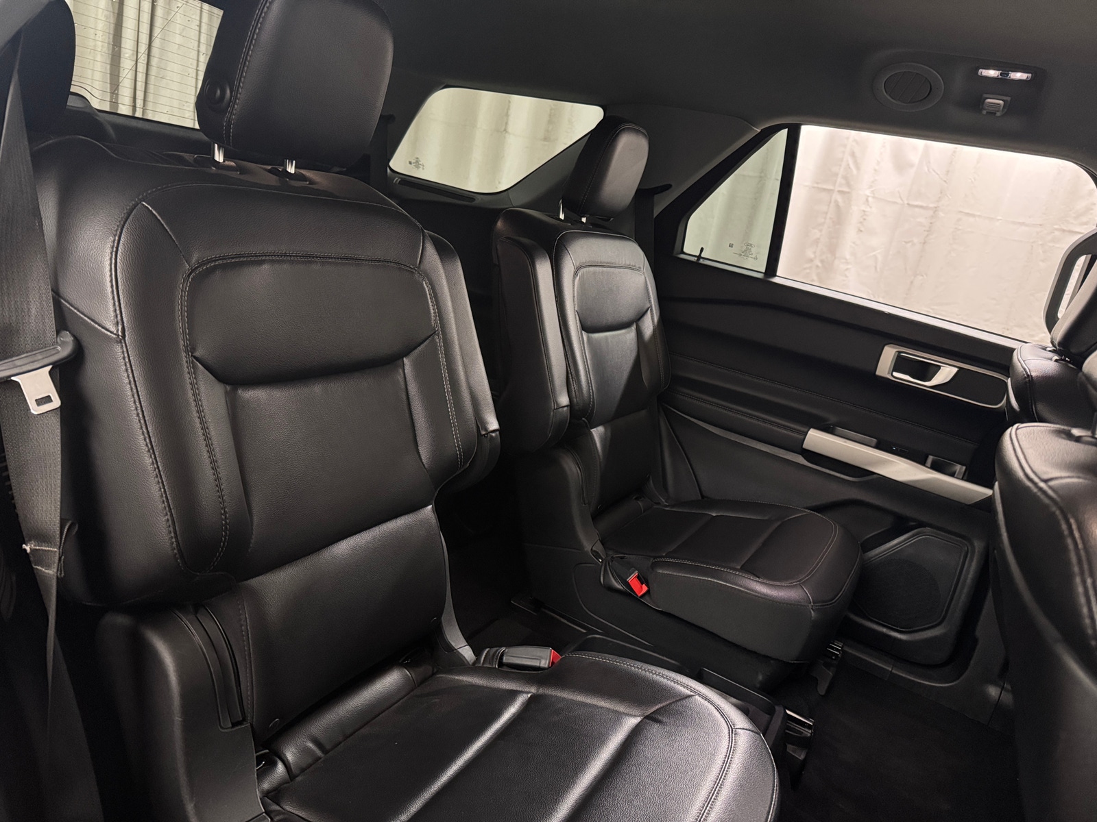 Thumbnail: 2020 Ford Explorer - 5