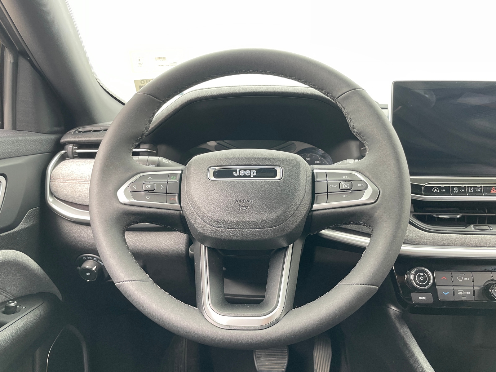 Thumbnail: 2023 Jeep Compass - 4