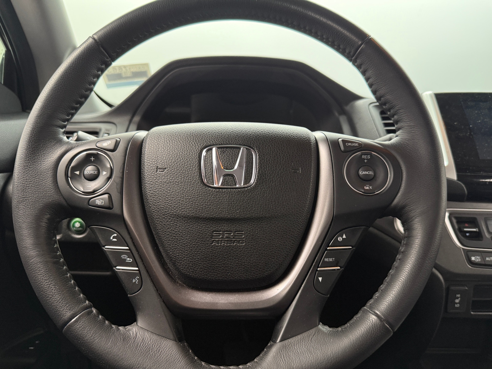 Thumbnail: 2018 Honda Pilot - 4