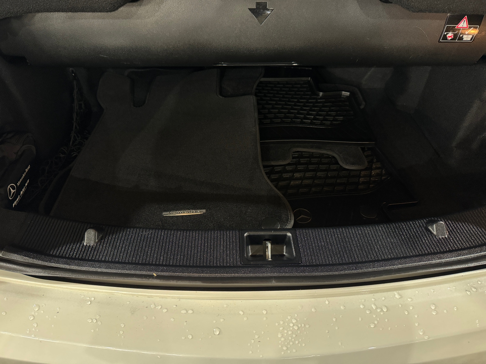 Thumbnail: 2011 Mercedes-Benz E-Class - 6