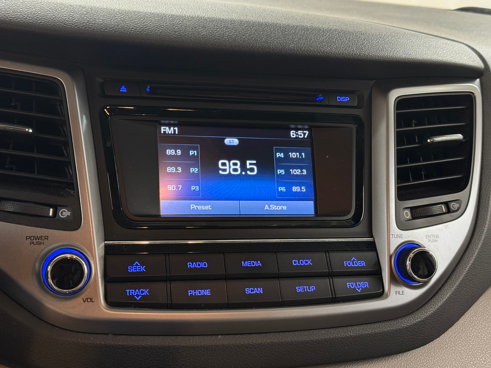 Thumbnail: 2018 Hyundai Tucson - 4