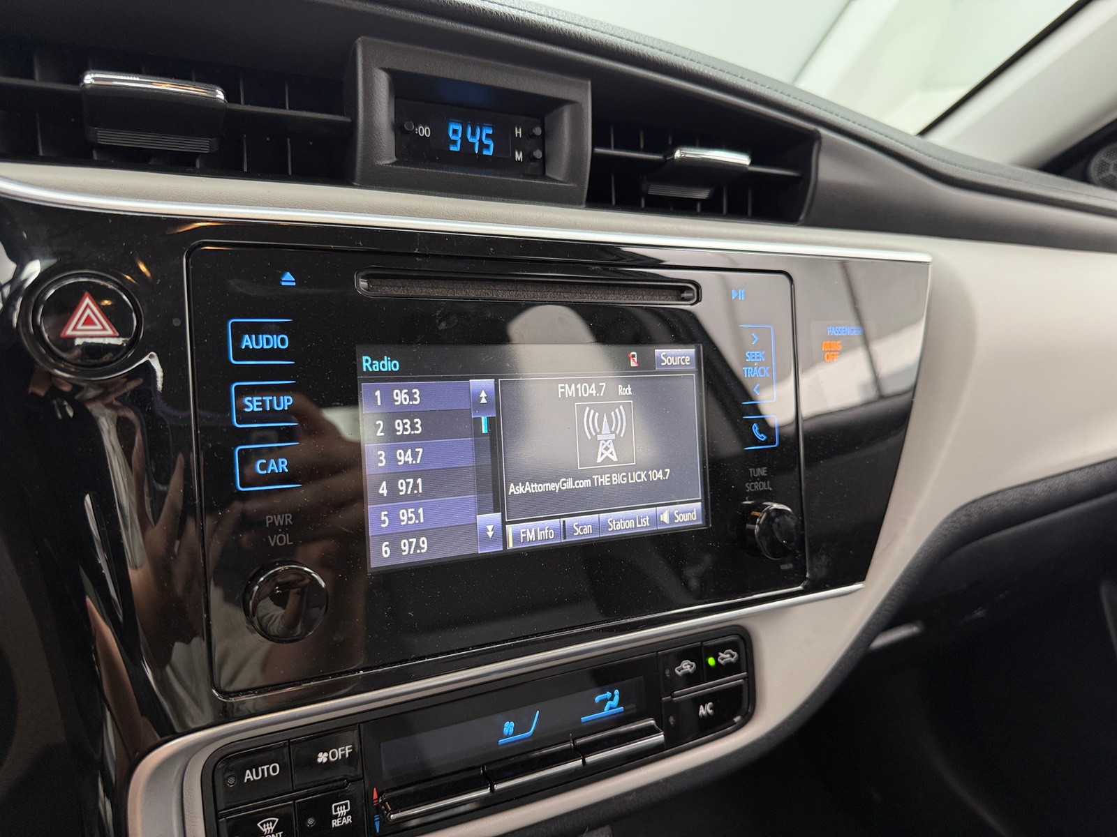 Thumbnail: 2019 Toyota Corolla - 4