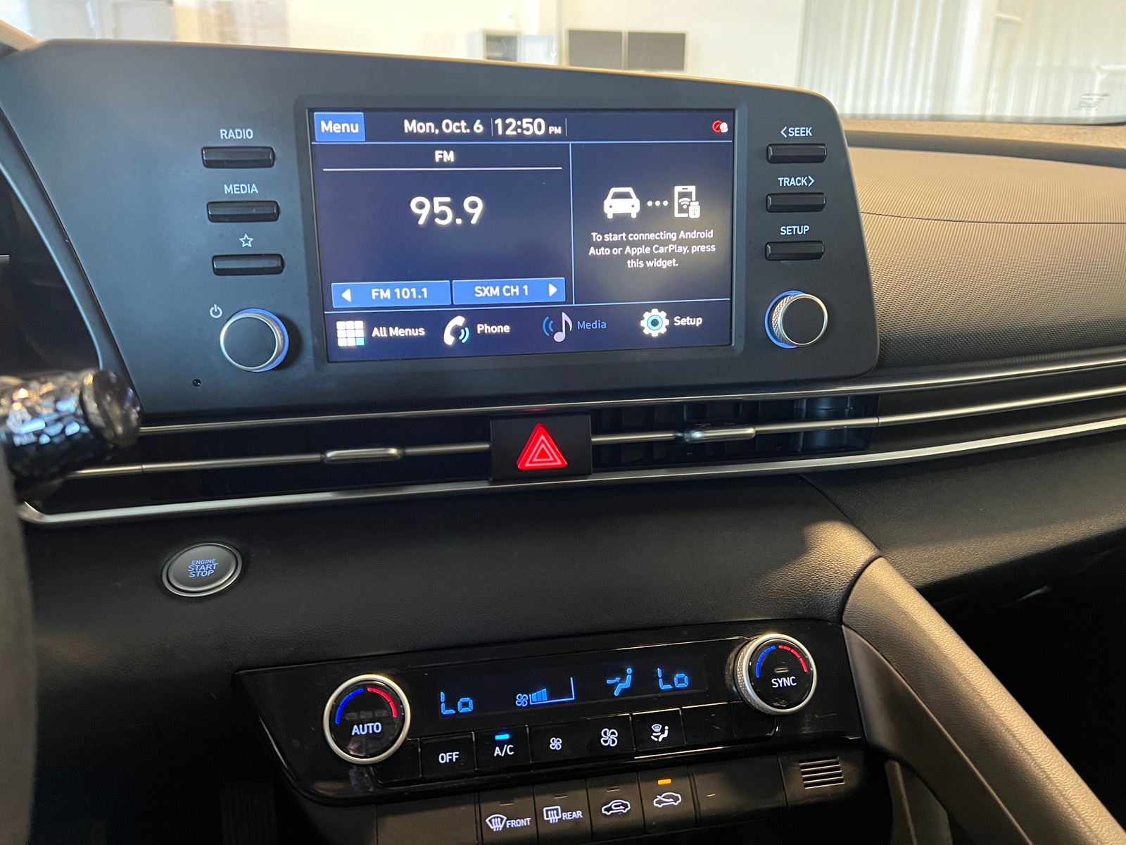 Thumbnail: 2021 Hyundai Elantra - 4