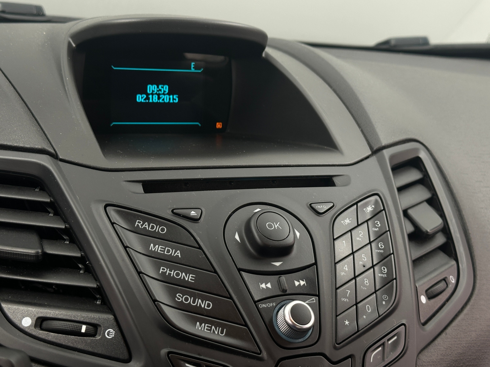 Thumbnail: 2015 Ford Fiesta - 4