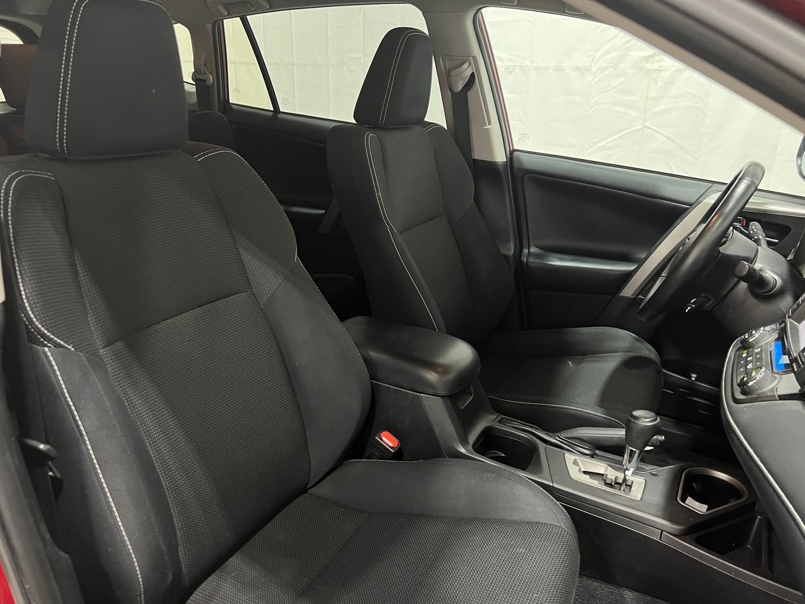 Thumbnail: 2018 Toyota RAV4 - 2
