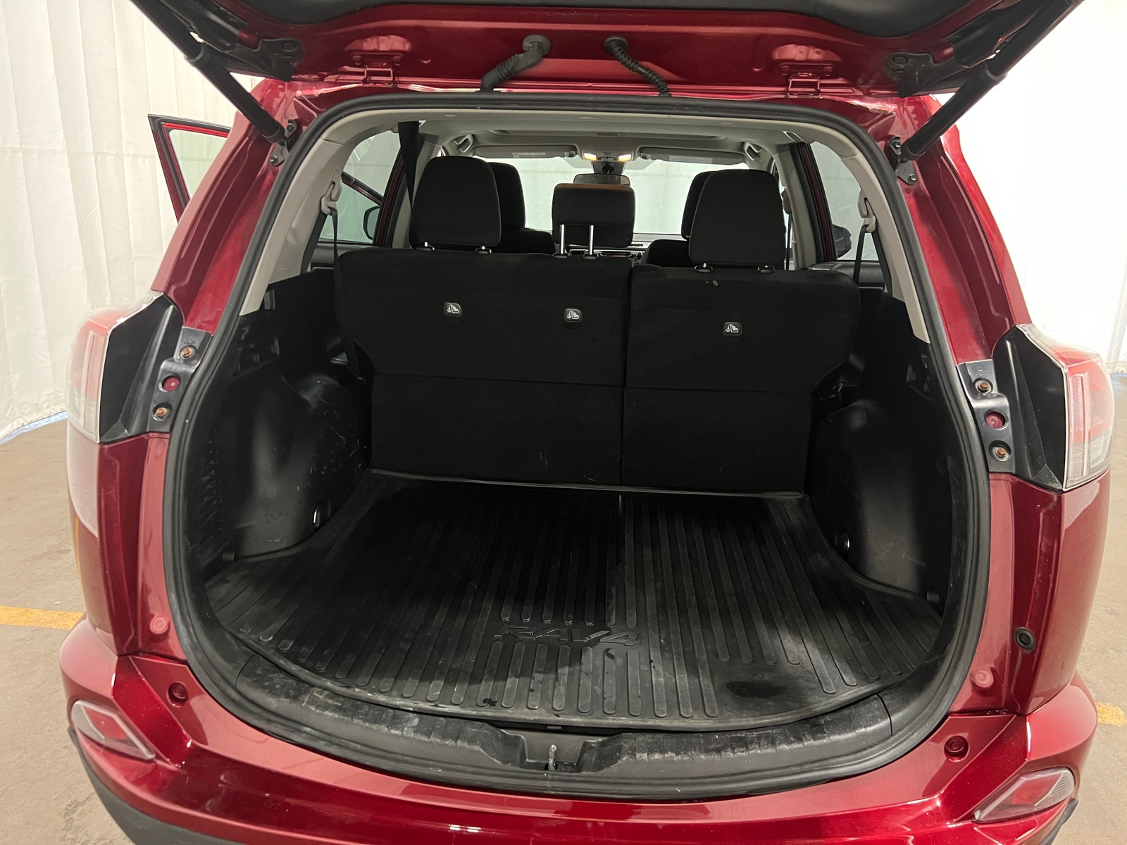 Thumbnail: 2018 Toyota RAV4 - 7