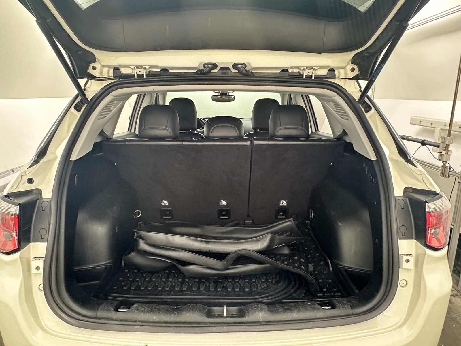 Thumbnail: 2019 Jeep Compass - 6