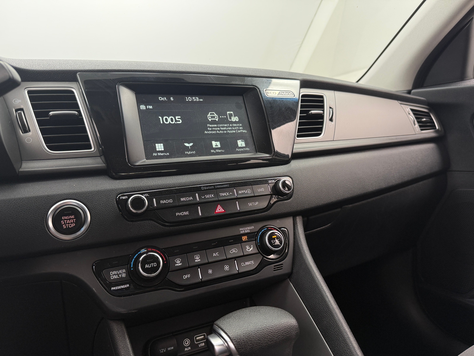 Thumbnail: 2019 Kia Niro - 4